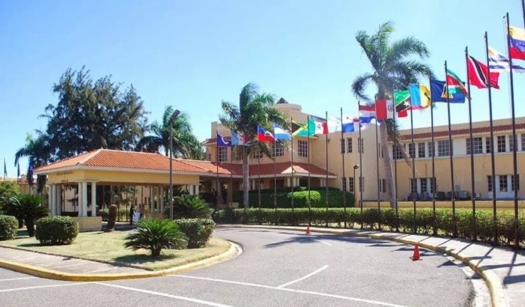 Fachada del Ministerio de Relaciones Exteriores de la República Dominicana, en Santo Domingo