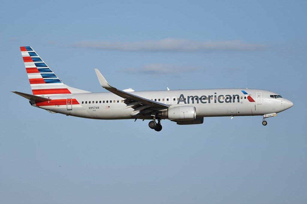 American Airlines cierra su oficina en Santo Domingo; unos 130 empleados afectados Avión Boeing 737-800 de American Airlines